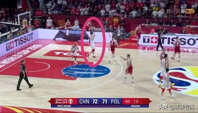 李楠最后时刻叫暂停的时候,周琦表示摊手无奈,他是不是也被李楠搞懵逼了?