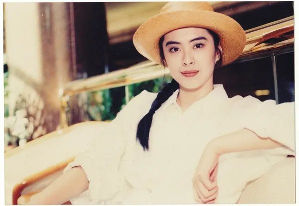 女神王祖贤小时候照片曝光 揭其30年震撼星途