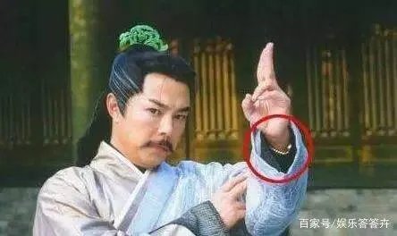 电视剧中非常明显的穿帮镜头有哪些？