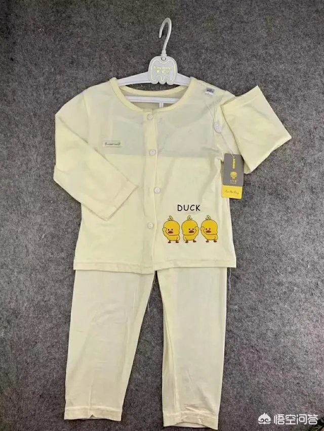 如果我想开一个服装店，卖童装还是女装好？