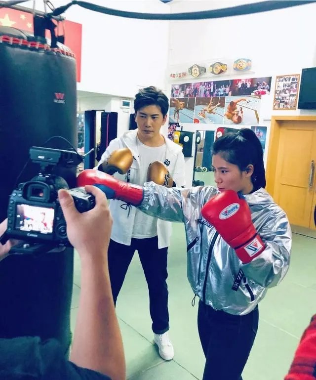 咏春大师74秒被KO,传统武术战斗力真的不行吗?你有什么看法?