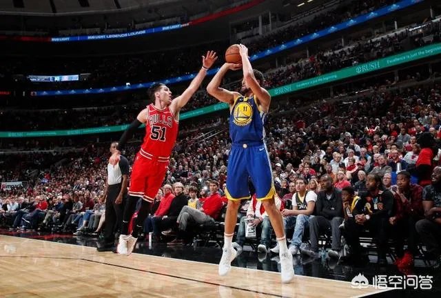 如何看待NBA常规赛勇士队库里三节51分到死神末节25分？