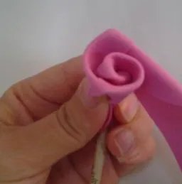 海绵纸折玫瑰花