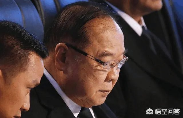 为什么泰国总理和副总理在对待英拉的态度上截然相反？