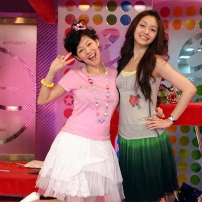 康熙来了刘德华大s做客   小S把姐姐翻白眼的照贴上微博