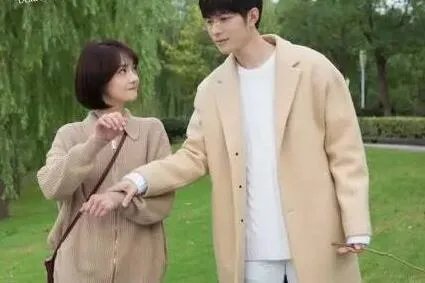 郑爽为什么对帆布包情有独钟？