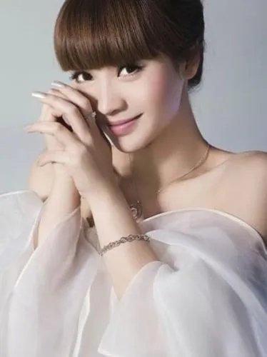 柳岩的真实身高多少?