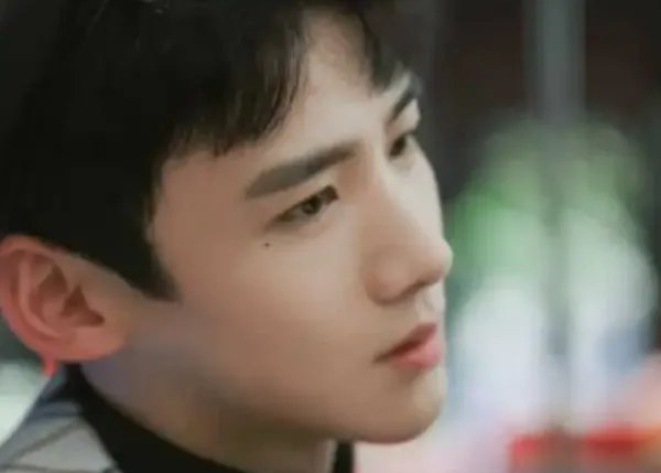 眼角有痣的男明星