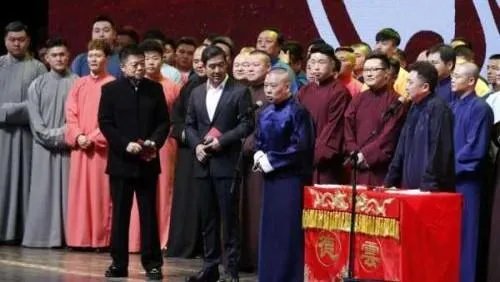 侯鹤廉退出德云社，德云社的很多人都做出同样的选择，有什么内幕吗？