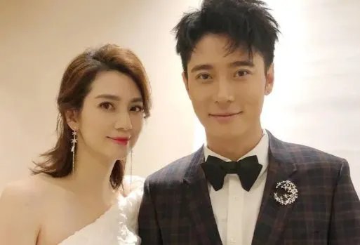 洪欣张丹峰被曝一离婚，男方曾被曝出轨经纪人，离婚的原因是否与此事有关？