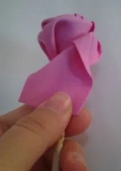 海绵纸折玫瑰花