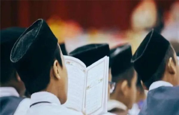 在默读的时候大脑中出现的声音究竟是谁的声音?