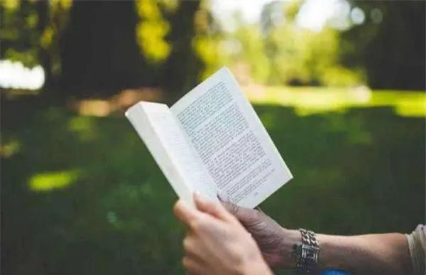 在默读的时候大脑中出现的声音究竟是谁的声音?