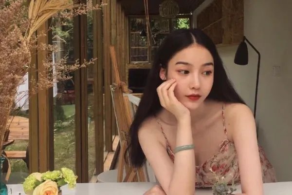 辛巴、郭美美等人被点名，是否该禁止这些劣迹网红复出？