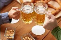 男子和朋友喝22瓶酒后坠楼身亡，同饮者赔17万，一起喝酒如何避免担责？