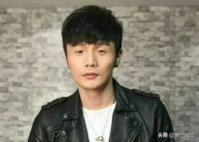 近日李荣浩写小作文diss自家物业只收费积极,对此你怎么看?