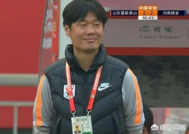 鲁能主帅李霄鹏水平如何？对他的表现你满意吗？