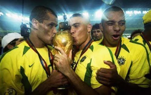 2002年世界杯16强名单