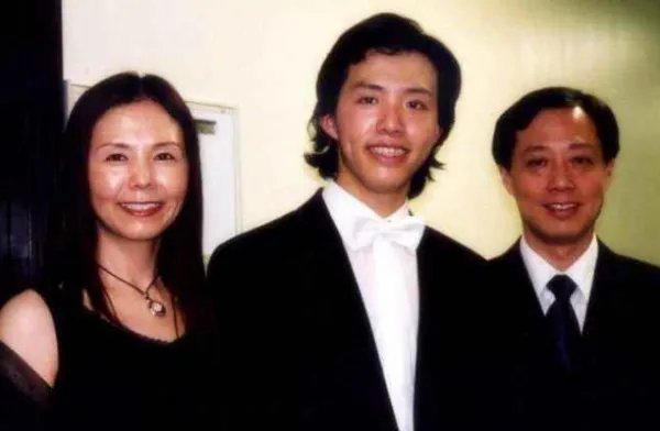 李云迪妈妈为儿子倾尽所有，得知儿子出事以后，她有什么样的反应？