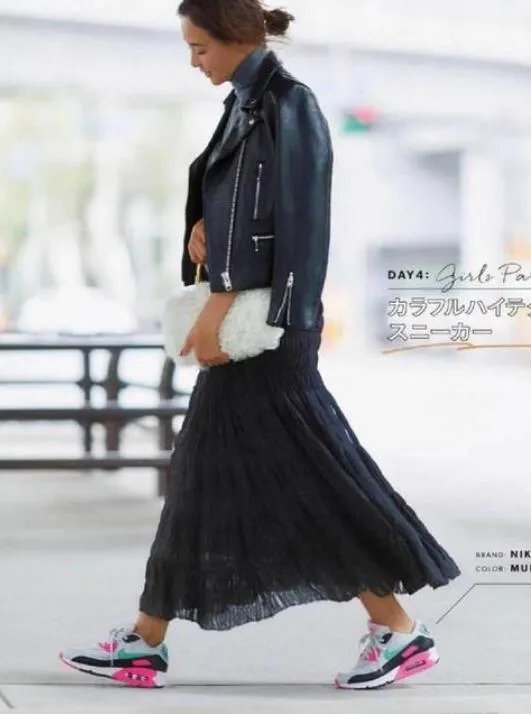 女生运动鞋怎么搭配时尚