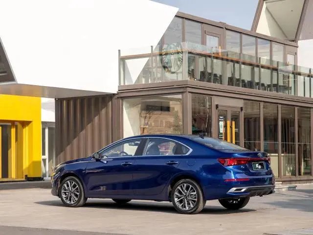 想买性价比高的代步车,同事推荐了2021款起亚K3这车如何?