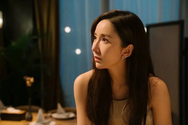 你觉得江疏影点赞娄艺潇版王漫妮到底是何深意?