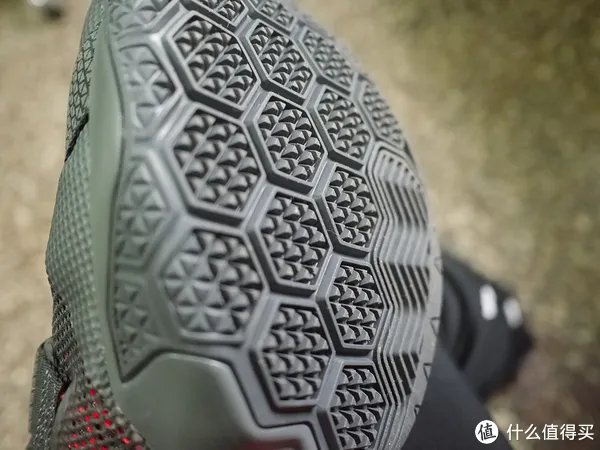 Nike 耐克 SOLDIER 9 詹姆斯士兵9代 XDR 外场篮球鞋