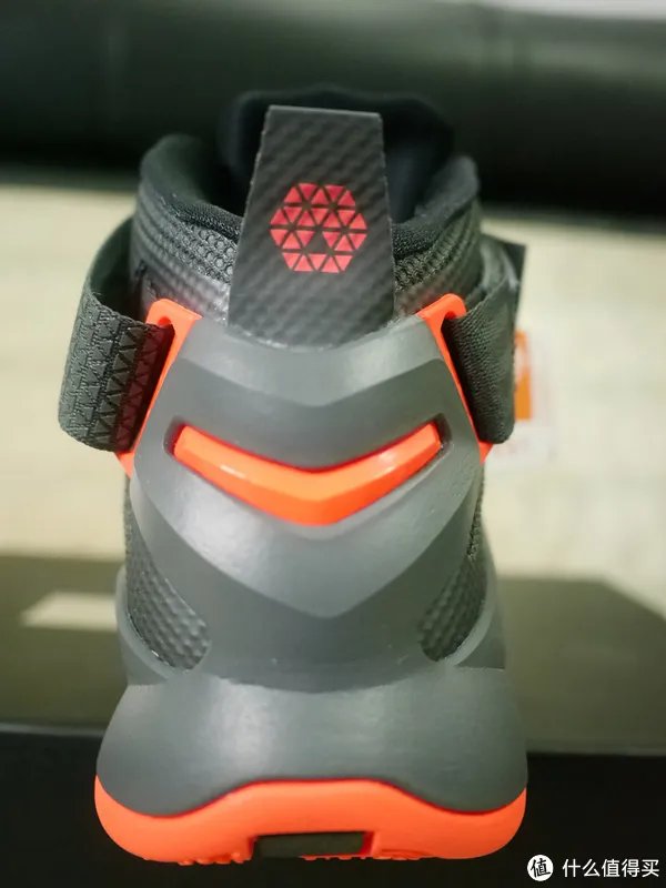 Nike 耐克 SOLDIER 9 詹姆斯士兵9代 XDR 外场篮球鞋