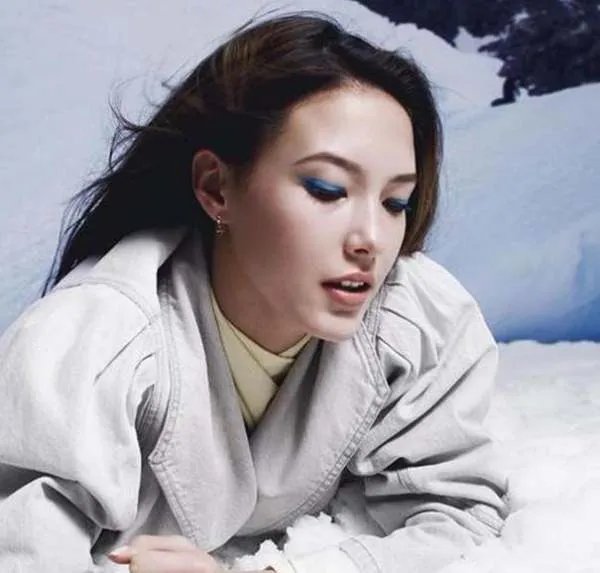 当年放弃美籍的15岁美少女，帮助中国夺冠，你怎么看？