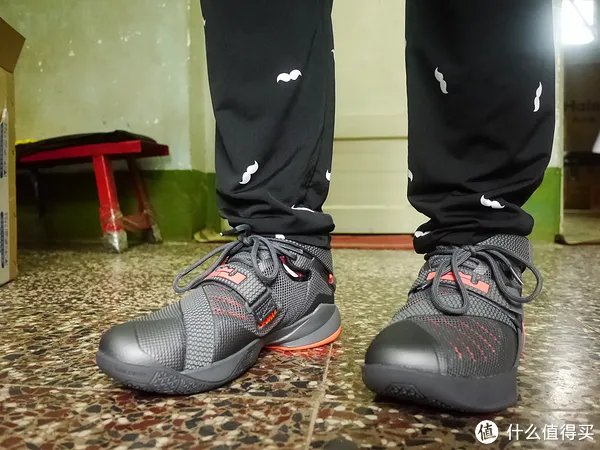 Nike 耐克 SOLDIER 9 詹姆斯士兵9代 XDR 外场篮球鞋