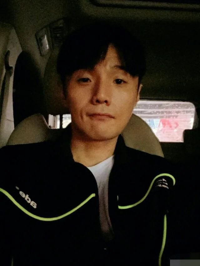 近日李荣浩写小作文diss自家物业只收费积极,对此你怎么看?