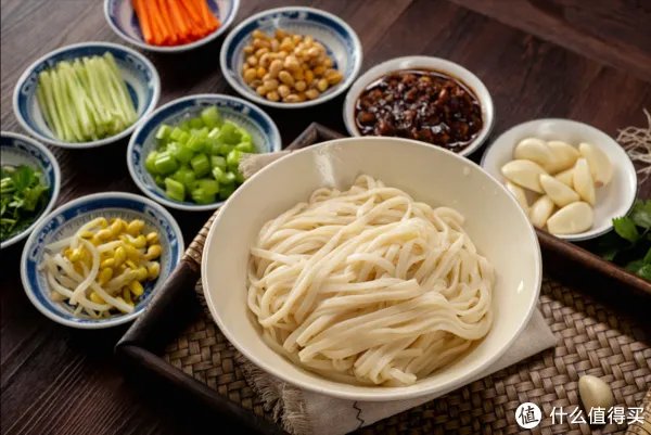 做炸酱面，黄豆酱、豆瓣酱、甜面酱选哪个？搞清楚区别很关键