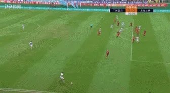 怎么看待2018中超上港对富力上半场武磊的帽子戏法？