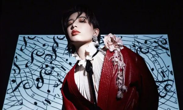 李斯丹尼是没有高跟鞋的女艺人，她为什么从来不穿高跟鞋？