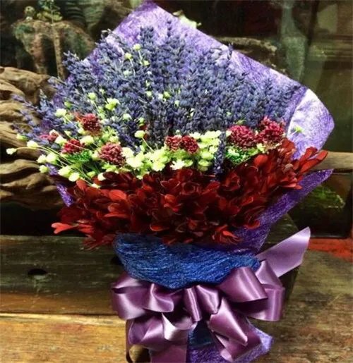 鲜花如何保鲜 让鲜花保鲜的10种简单方法推荐