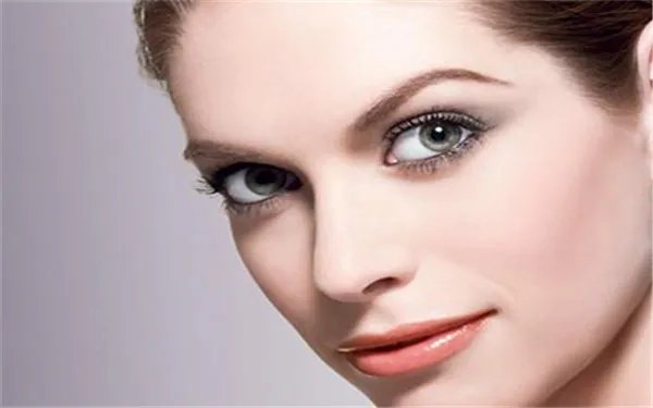 玻尿酸隆鼻好在哪里 