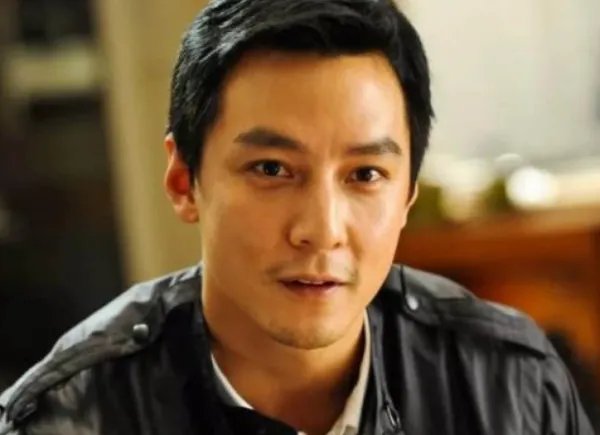 吴彦祖女儿五官精致颜值高,她被指长相好似芭比娃娃,你赞同吗?