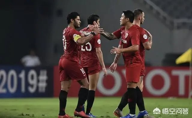 亚冠上港2-2浦和红宝石，日本的第一个进球是颜骏凌的锅还是犯规？哈桑执法公平吗？