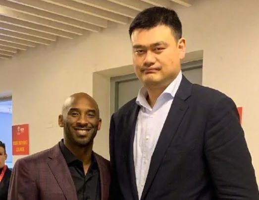 为何都说姚明是合影杀手？