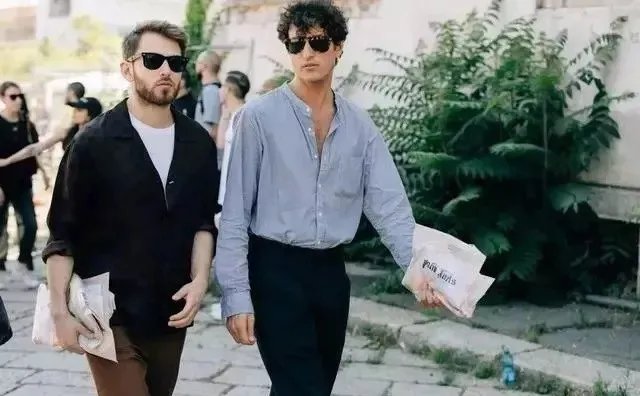 陈伟霆直播自己手动剃寸头，发型对男人的颜值有多加分？