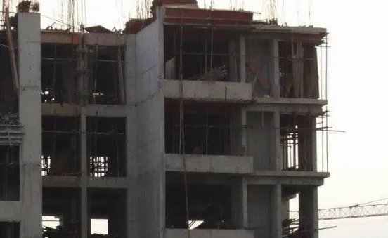 云南昆明,七年烂尾楼被爆破拆除,那些买了房子的人该咋办?