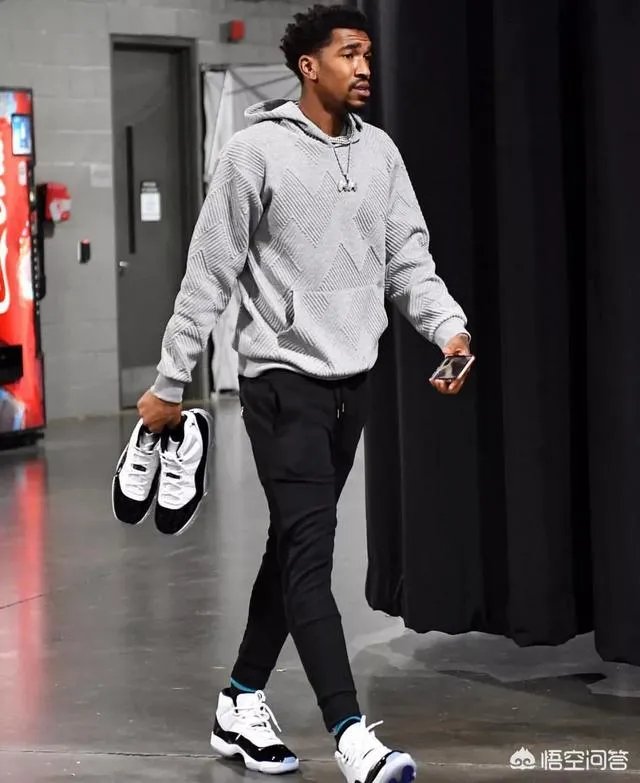 Air Jordan 11 紫白适合打球吗