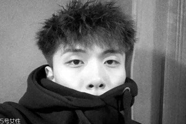 锡纸烫是什么样子 锡纸烫和纹理烫的区别