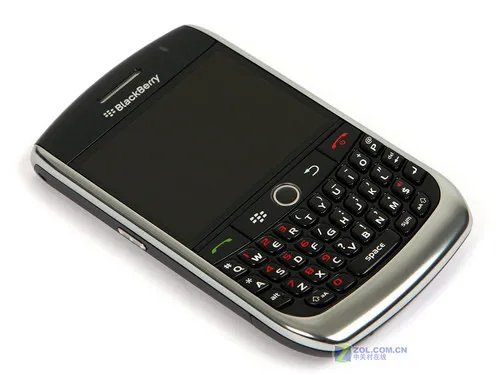 轻巧机身320万AF高分屏幕 黑莓8900试用