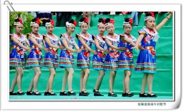 集体合影留念照片写什么？