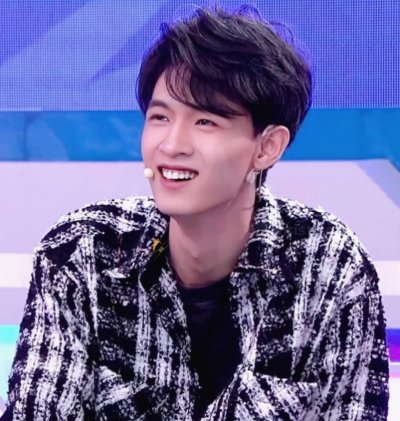 秦霄贤的家庭背景到底有多好?