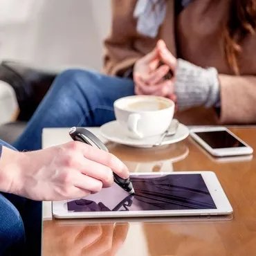 造型十分奇特 却称之为最舒适的手机手写笔