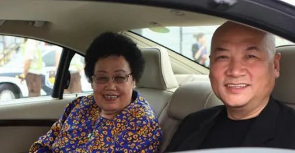 中国女首富陈丽华的现任老公是“唐僧”，那她的前夫到底是谁？