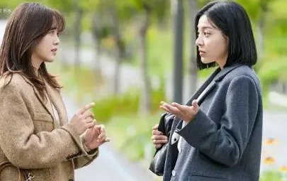 《社内相亲》韩剧又捡起了霸总题材，为什么霸道总裁总喜欢平凡小姑娘？