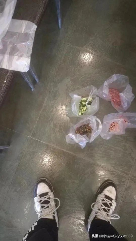 本人想干个小生意，几千元的，不要店面的.大家给推荐几个？